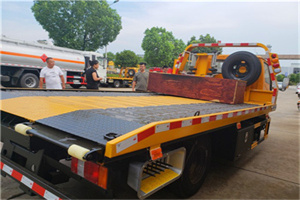 甘家口附近拖车电话号码服务